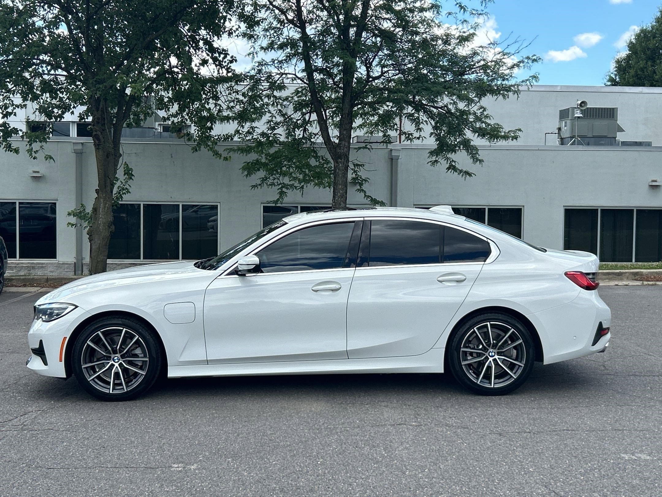 bmw 3 series 2021 3MW5P7J08M8C05647 image bmw 3 series 2021 3MW5P7J08M8C05647 image
